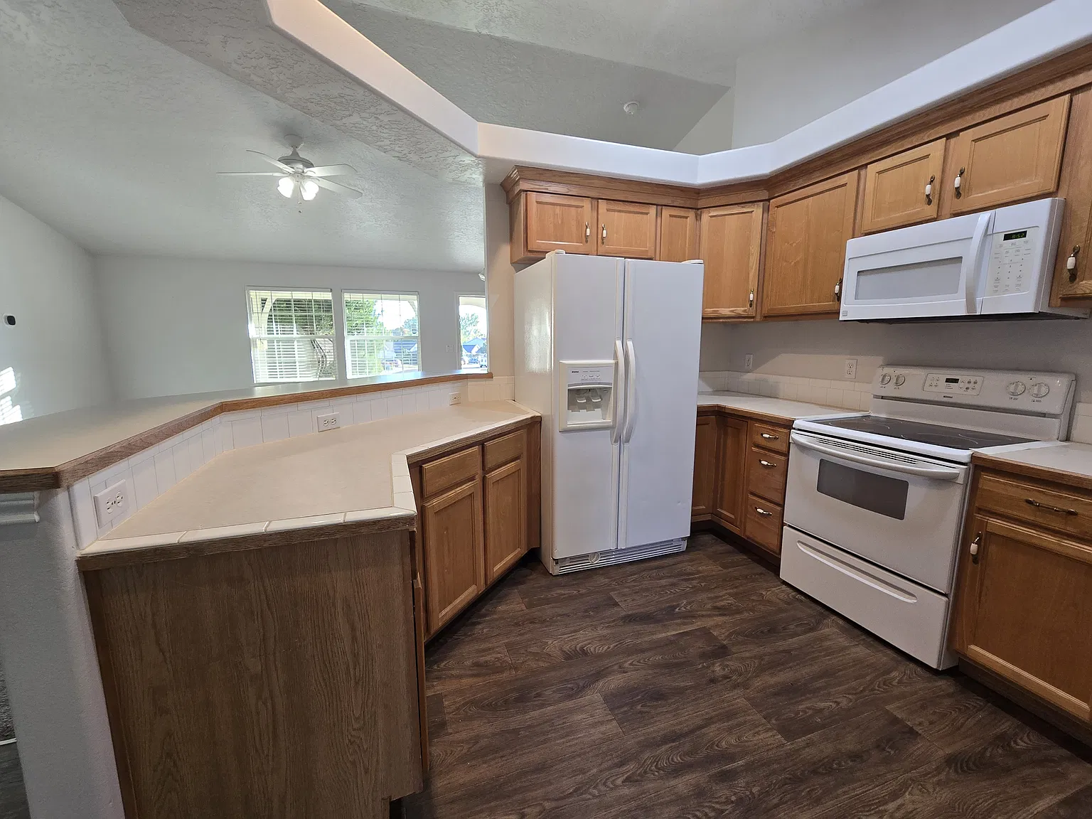 4 bed, 1692 sqft, $2,300 — Photo 2