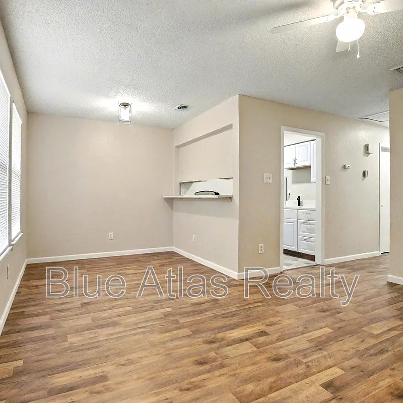 2 bed, 1.0 bath, 700 sqft, $1,395 — Photo 2