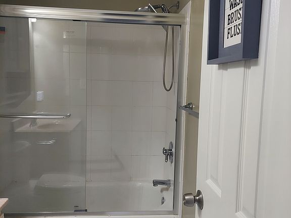 Guest bathroom or 2nd bathroom