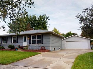 1155 Squire Ct, Brookings, SD 57006