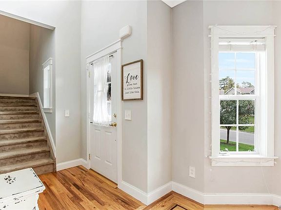 4th image of 77 Madeline Rd