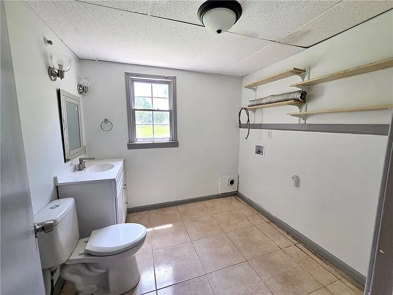6684 Londonderry Dr — Photo 30