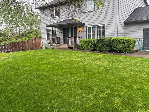 3rd image of 2750 SE 49th Ave