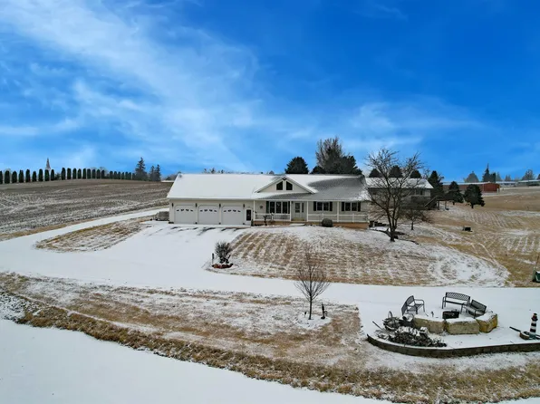 12392 Velvet Ln, Postville, IA 52162