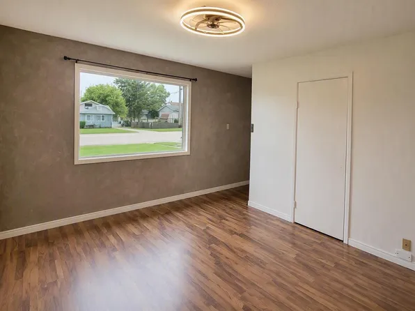 4105 48th Ave, Innisfail, AB T4G 1K1