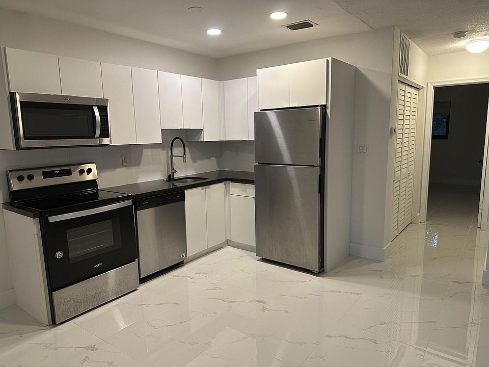 1st image of 615 NE 26th St APT 10