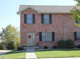 1920 Glenbridge Rd, Bloomington, IL 61704