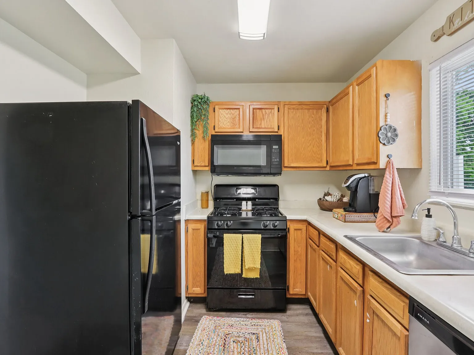 Parkview Townhomes — Photo 2