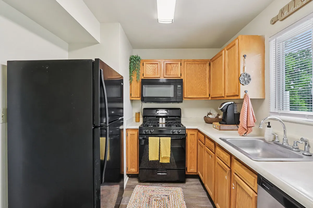 Building Photo - Parkview Townhomes
