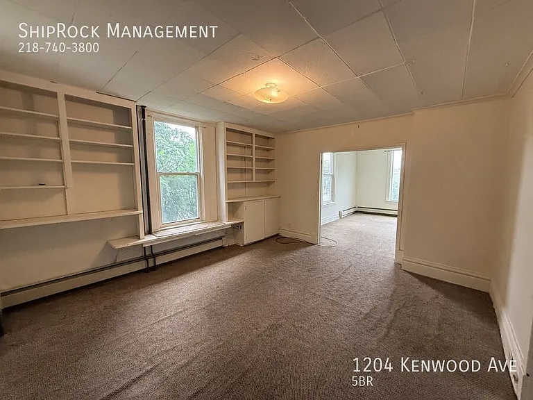 1204 Kenwood Ave — Photo 6