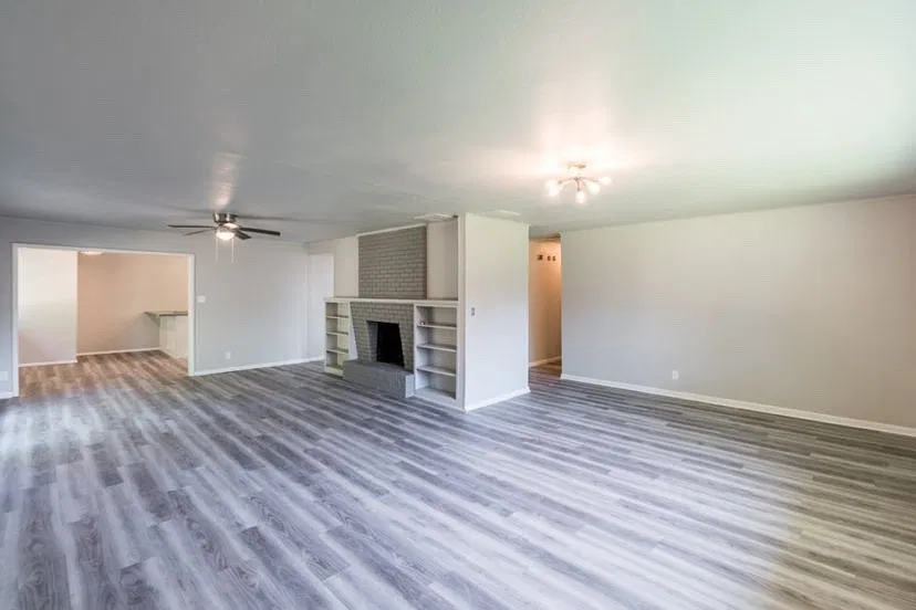 5313 E 39th Pl — Photo 3