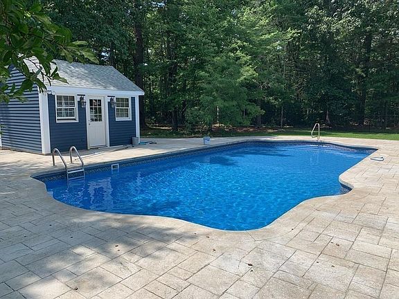 4th image of 44 Oldfield Dr