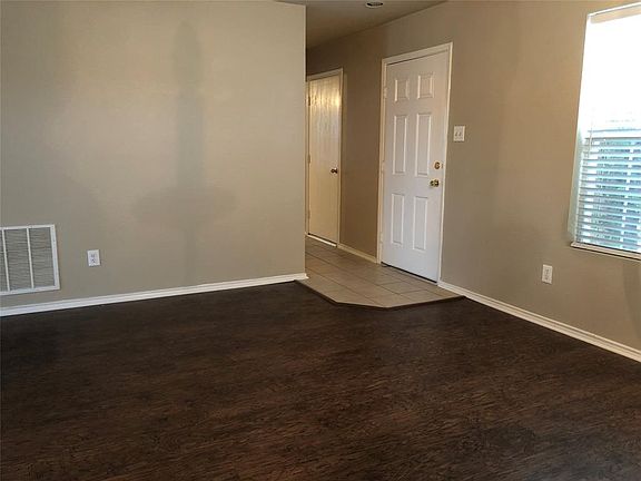 5th image of 1305 Water Lily Dr