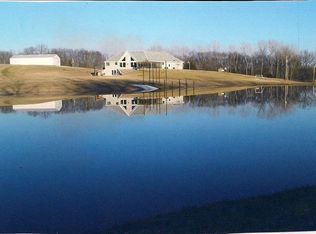 21185 R Rd, Holton, KS 66436