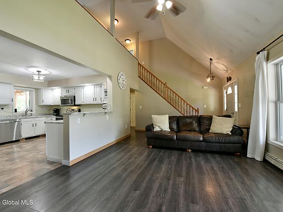 5th image of 119 Lemont Avenue