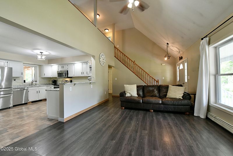 5th image of 119 Lemont Avenue