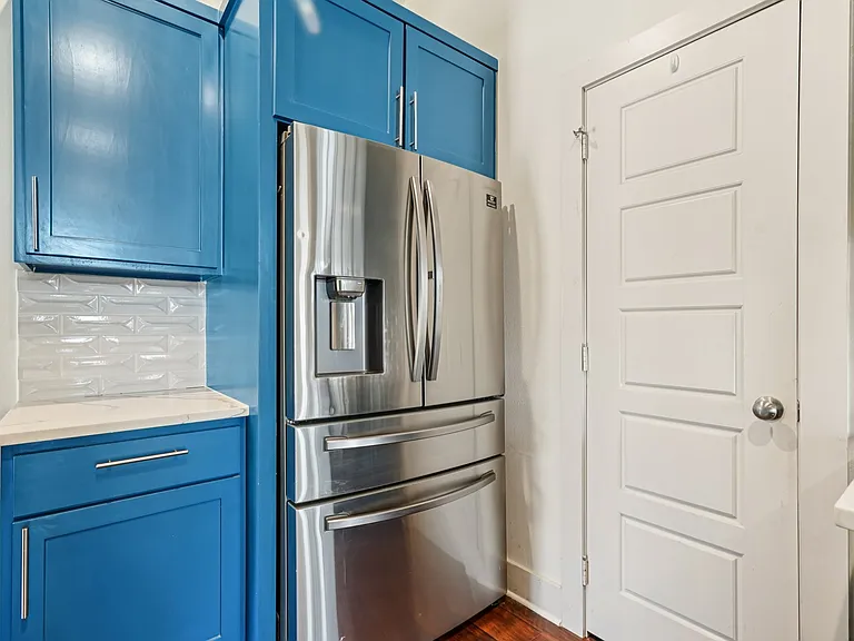 422 N Marlborough Ave — Photo 40