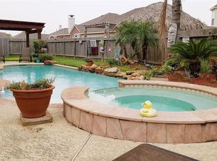 620 Pelican Harbour Dr, Texas City, TX 77590