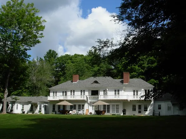 28 Laposa Dr, Mount Vernon, ME 04352