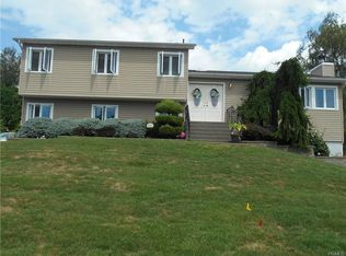 31 Bubenko Dr, Garnerville, NY 10923