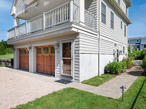 3rd image of 140 Community Dr