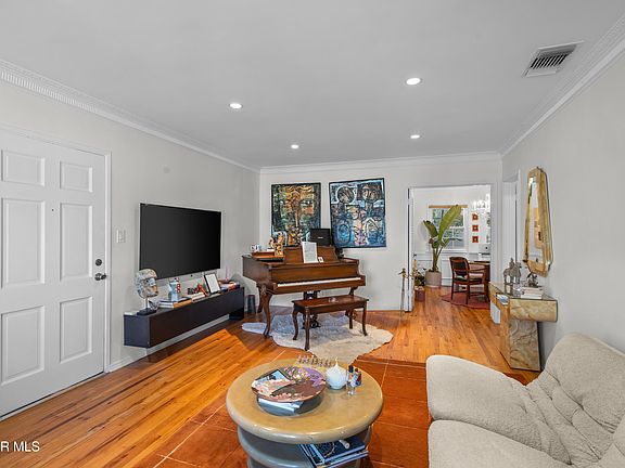 5th image of 15234 Dickens St #1/4