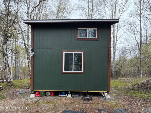17935 E Woods Dr, Palmer, AK 99645
