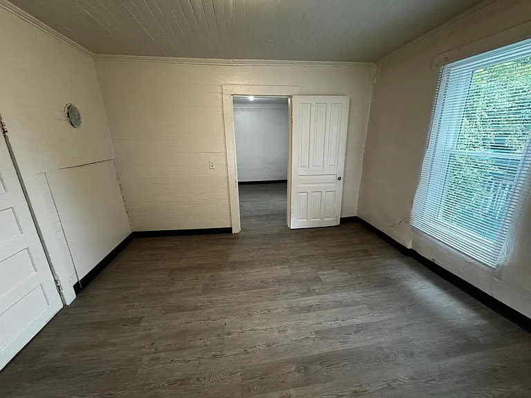 305 Lineberger St — Photo 7