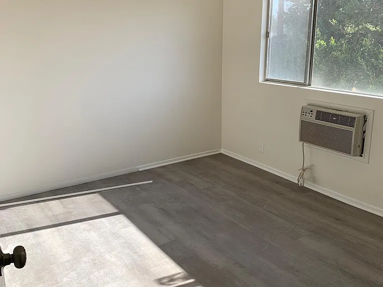 5000 Coldwater Canyon Ave #4 — Photo 6