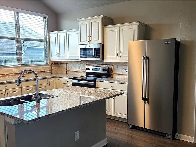 2015 Stubbs Dr — Photo 4