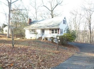 28 Whittier Dr, Thornwood, NY 10594