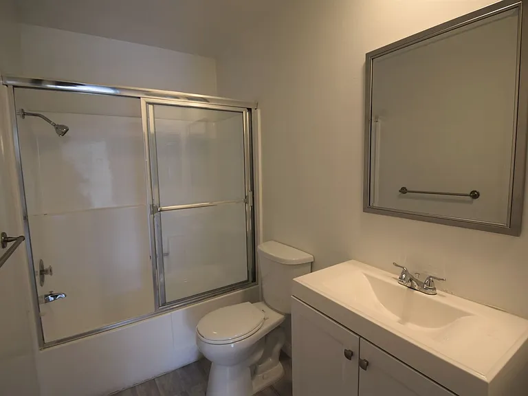 15128-44 Burbank Blvd — Photo 21