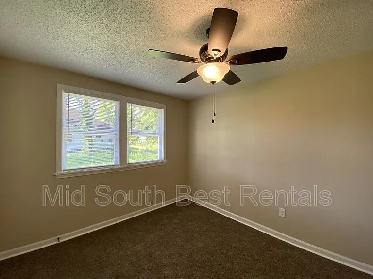 1814 S Summit St — Photo 5