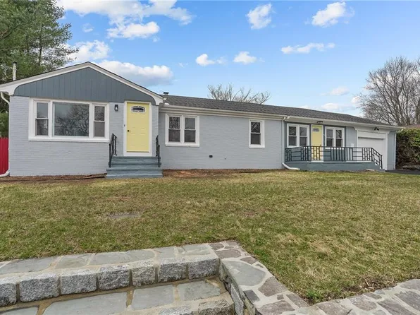 44 N Williams St, Johnston, RI 02919