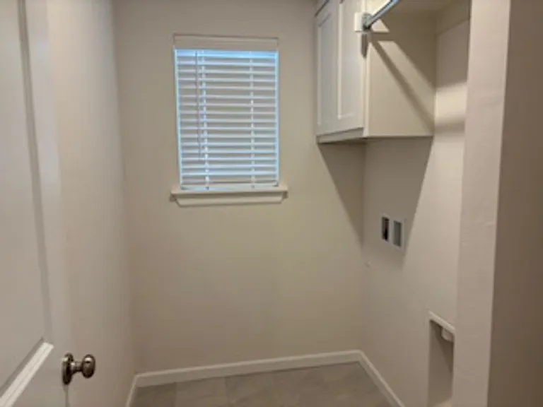 18112 Austin Ct — Photo 8