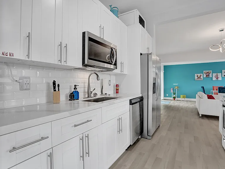 3391 SW 21st St — Photo 7