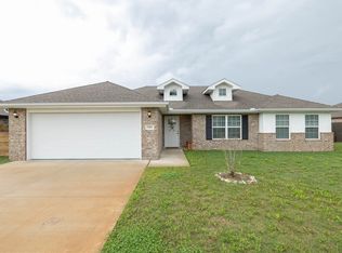 2006 Eagle Dr, Neosho, MO 64850