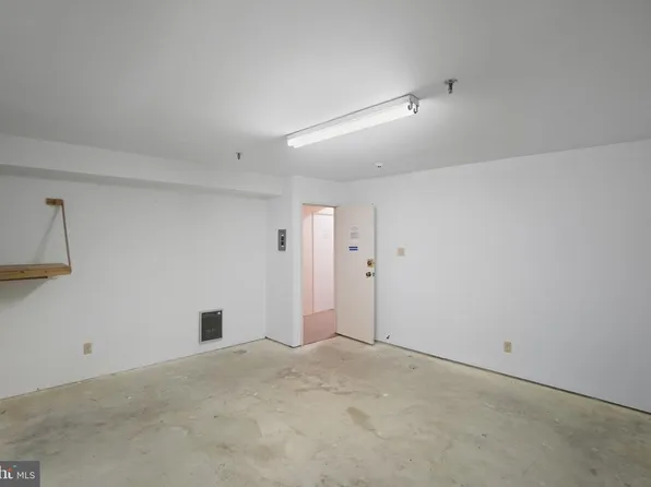 4990 Sentinel Dr APT 166, Bethesda, MD 20816