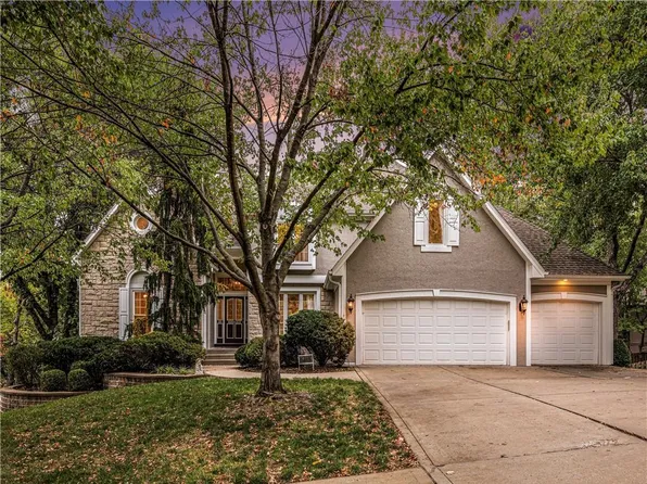 5415 Summit Ct, Shawnee, KS 66216