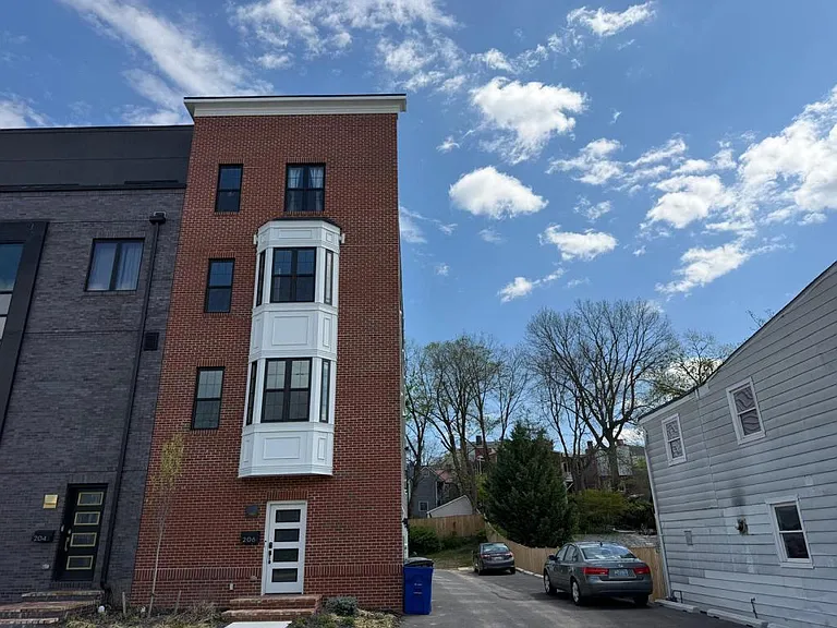 206 Broadway St #6 — Photo 7