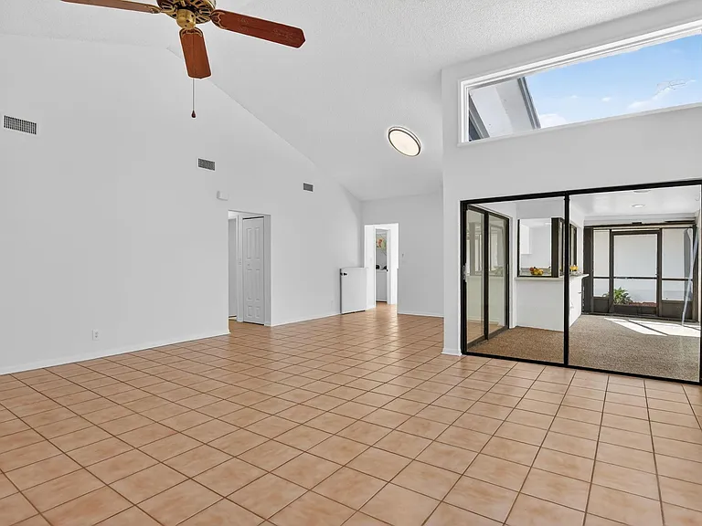 661 Hollows Cir — Photo 34