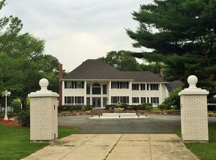 1 Westfield Dr, East Greenwich, RI 02818