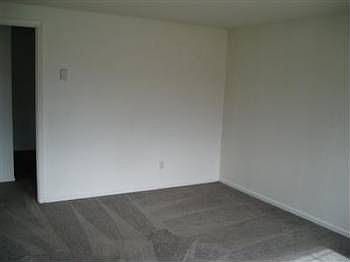 3rd image of 1309 10th Ave SW #A
