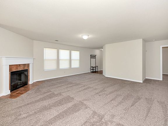 4th image of 15385 Mill Valley Dr