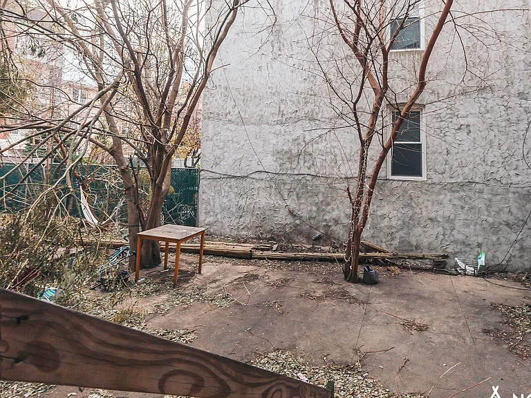 27 Kingsland Ave #1R — Photo 2