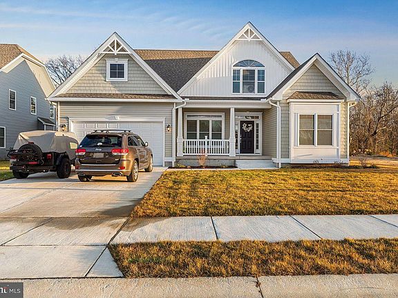 3rd image of 183 Galena Rd