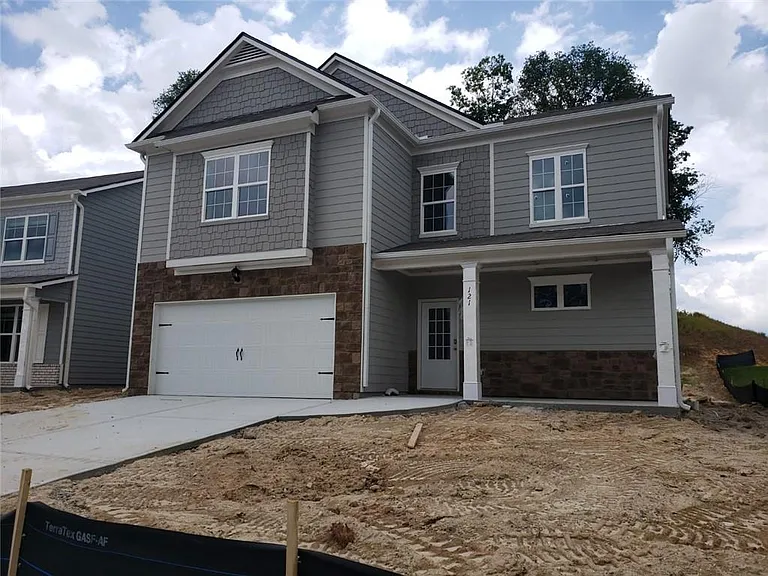 121 Valimar Dr — Photo 2