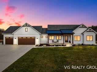 1071 Indian Lakes Rd NW, Sparta, MI 49345