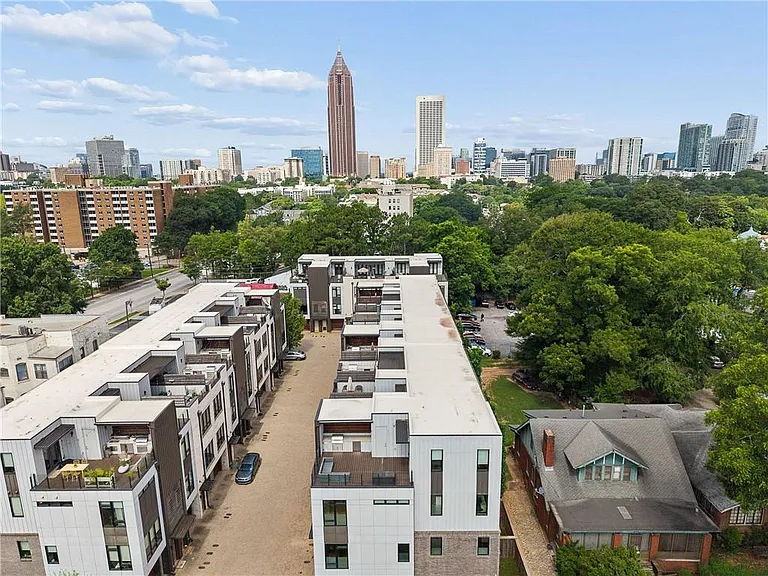 102 City View Ct NE — Photo 36
