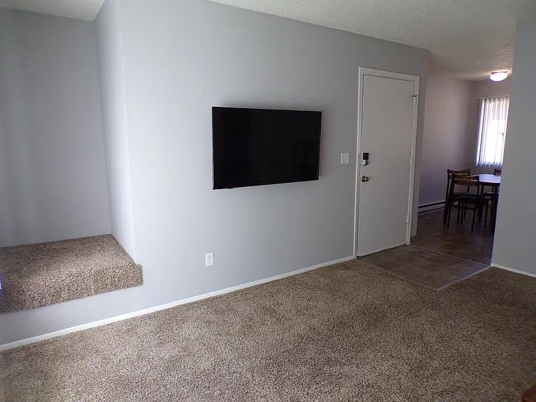 5102 SW 45th Ave — Photo 6